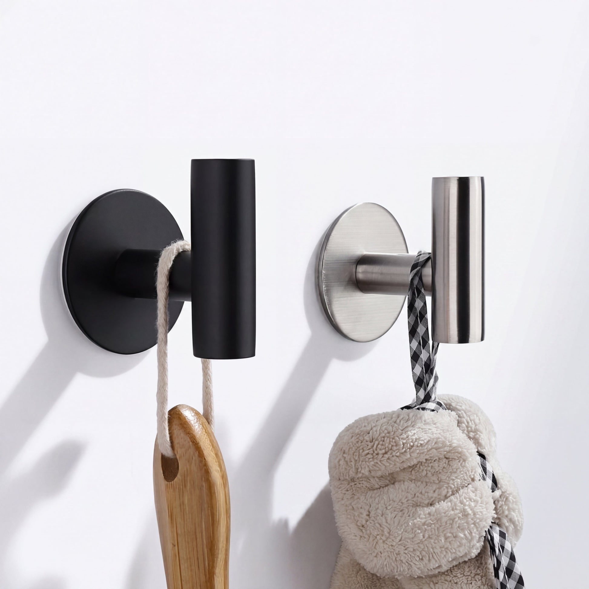 Gancho Adesivo de Parede em Inox Sem Furos – kit completo em fundo branco