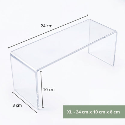 Expositor de Acrílico Transparente em mesa de doces elevando suporte de bolo