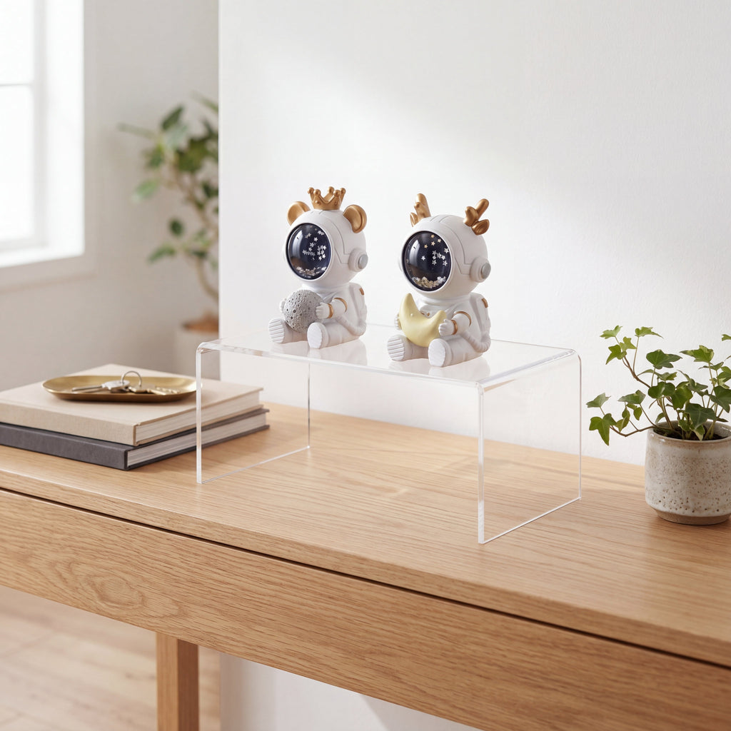 Expositor de Acrílico Transparente em ambientação de casa elevando peça decorativa