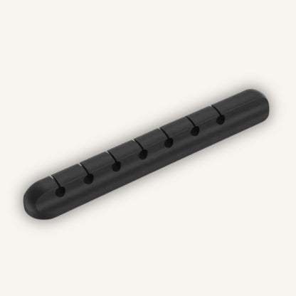 Clips Preto Fosco em foto de ambiente em mesa moderna com notebook