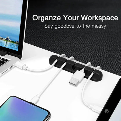 Clips Organizadores de Cabos Preto Fosco em home office minimalista