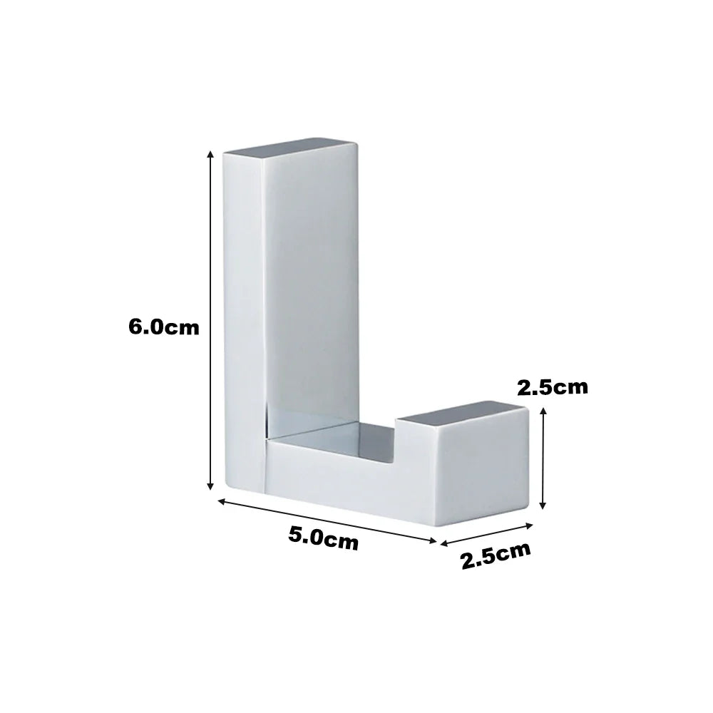 Gancho de Latão Maciço Cromado em ambiente minimalista moderno