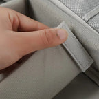Estojo Organizador de Cabos em foto de ambiente na mesa ao lado de notebook e celular