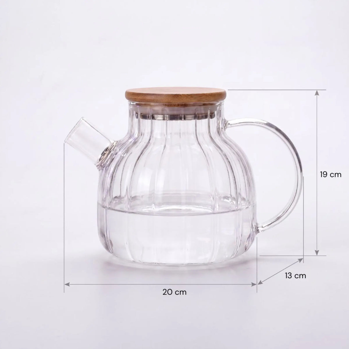 Bule de vidro ao fogo com dimensões: 19 cm de altura e 20 cm de comprimento e 13 cm de largura
